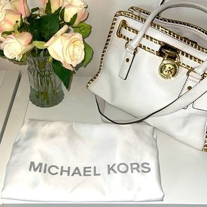 Exquisite MK Michael Kors White Purse🕊
